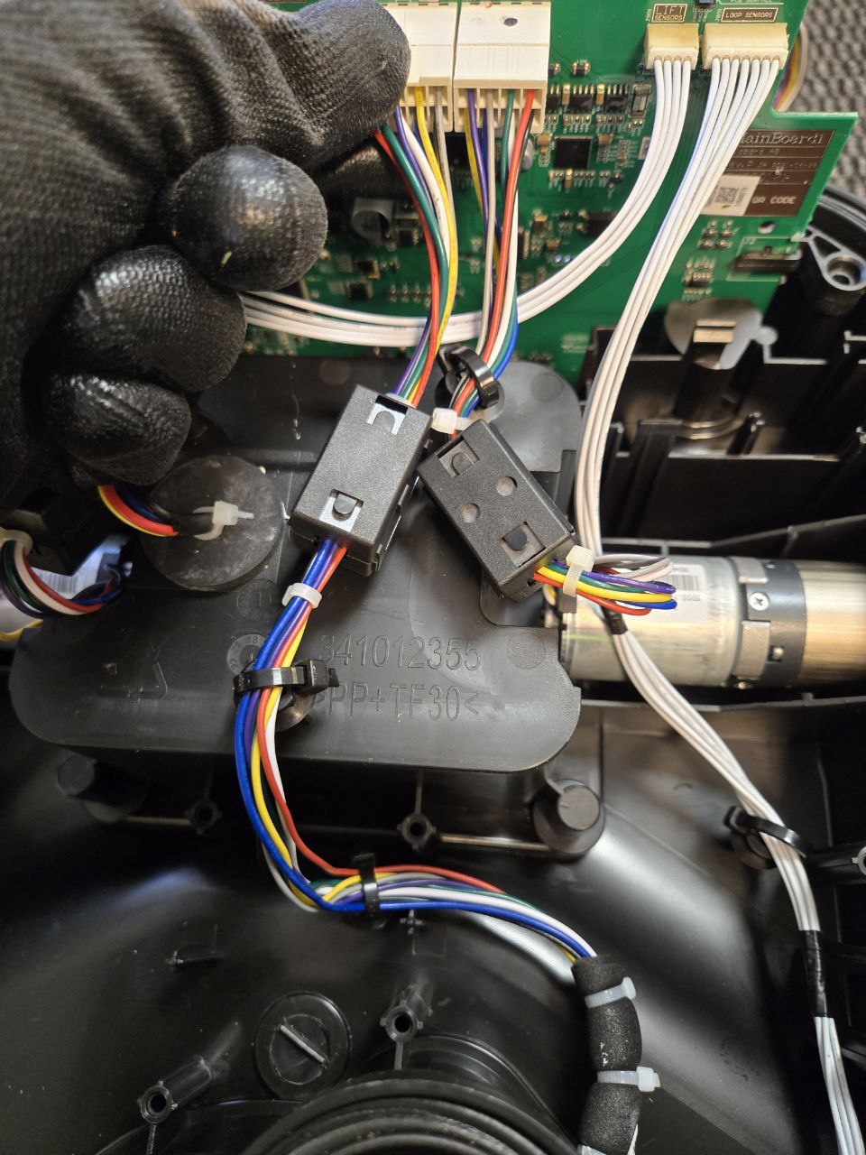 Mainboard Hauptplatine austauschen für Mähroboter Cramer, Greenworks, Powerworks (alle Modelle P3, P5, P10, P15)